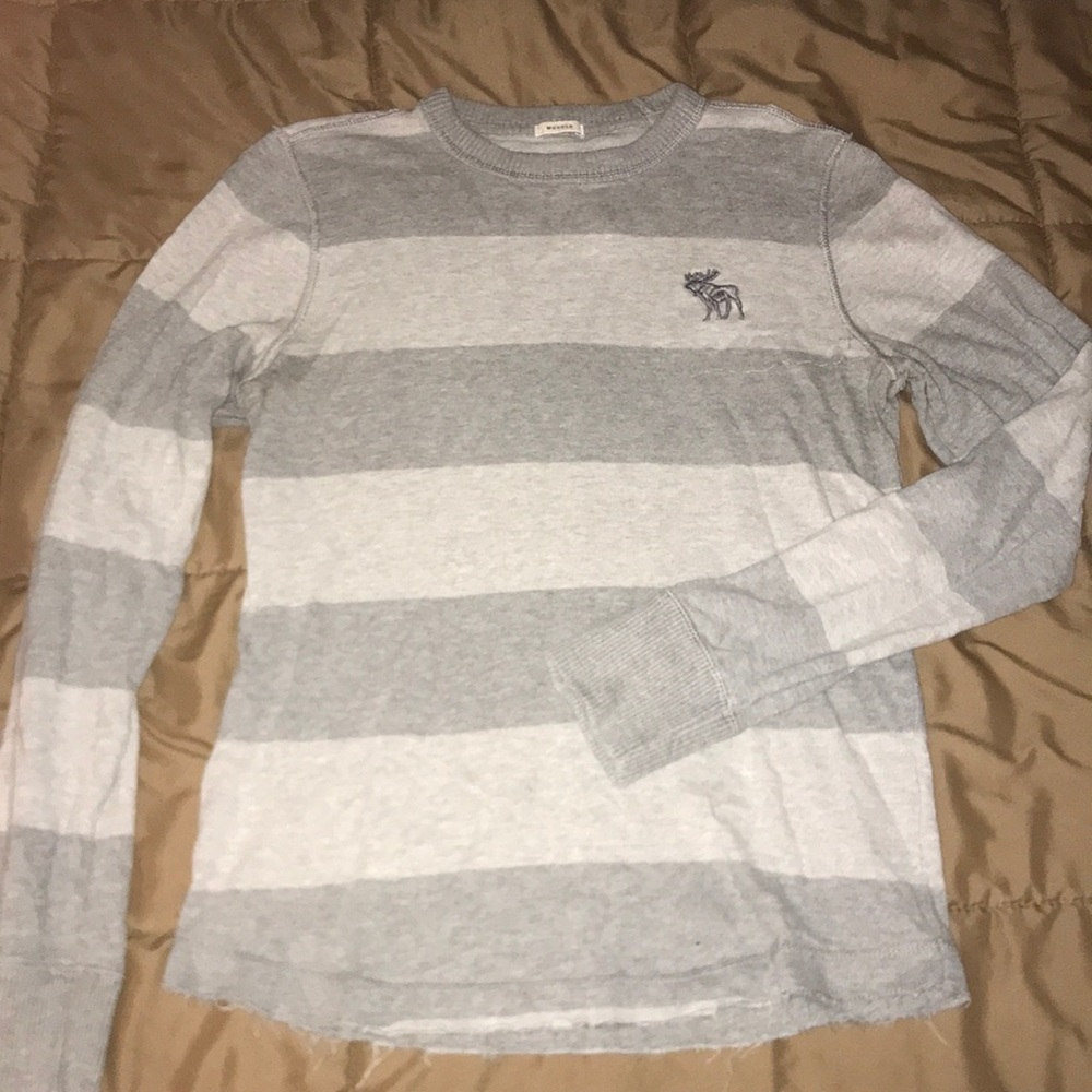 A&F Guy’s Muscle fit Long Sleeve Tee size S